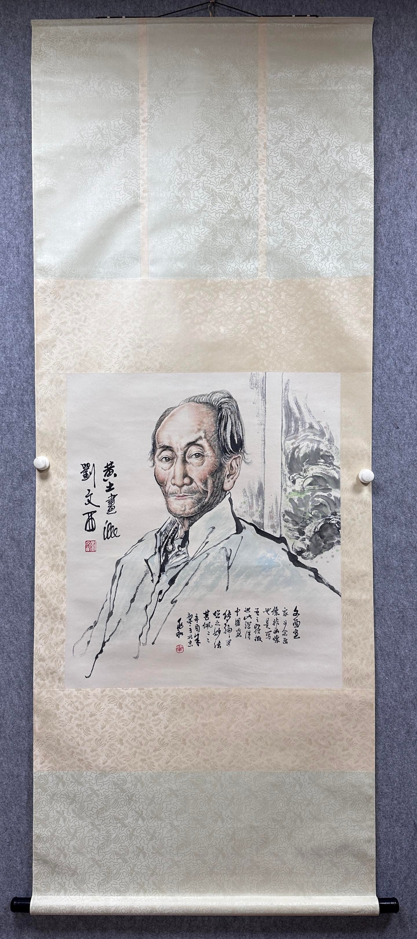 A Chinese Vertical Scroll Ink Painting of Figure on Paper: A Chinese Vertical Scroll Ink Painting of Figure on Paper Liu wenxi Without frame Size:67cmx77cm (The Dimensions Of All Batches Are Manually Measured.If You Need More Detailed Information, Please