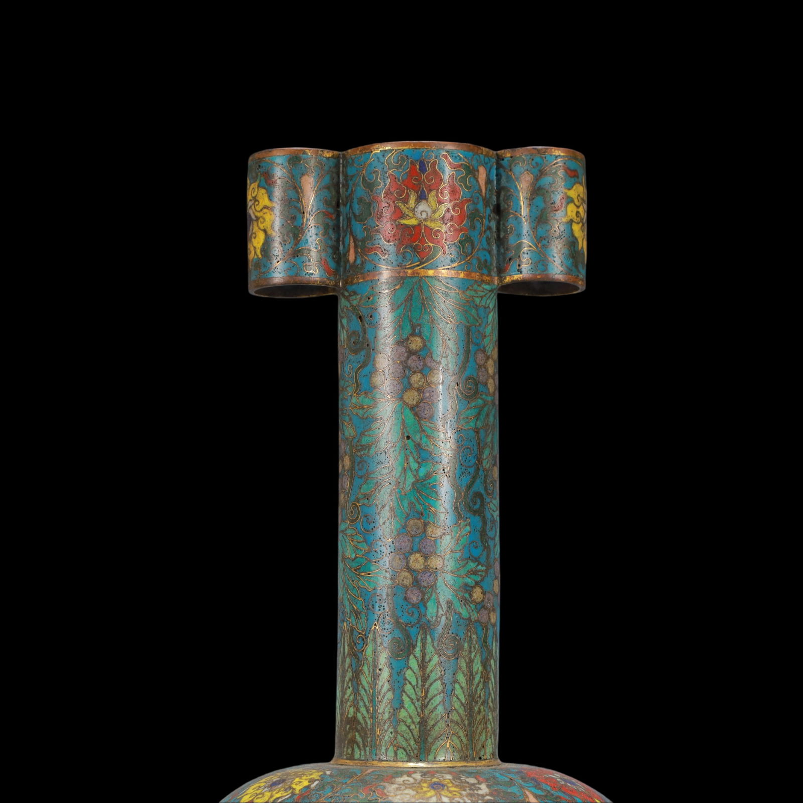 A Exquisite Cloisonne Lotus Pattern Double-Ears Vase - 2