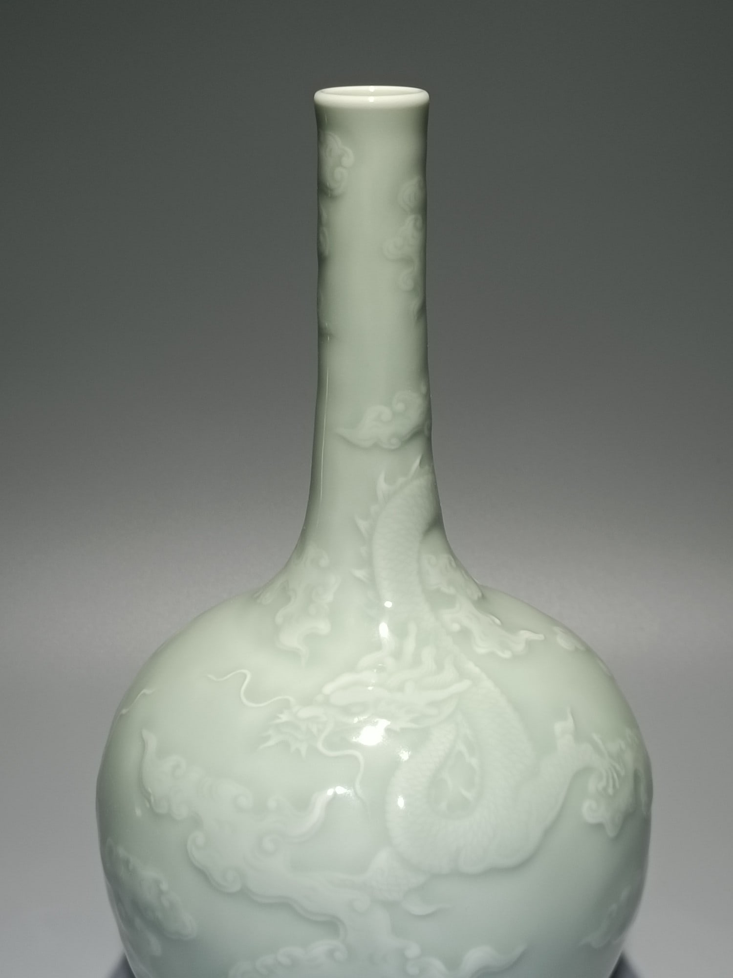 An Exquisite Celadon Glazed Dragon Pattern Vase - 2