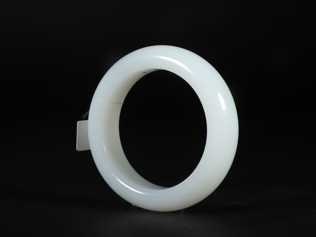 An Exquisite White Jade Bracelets - 2