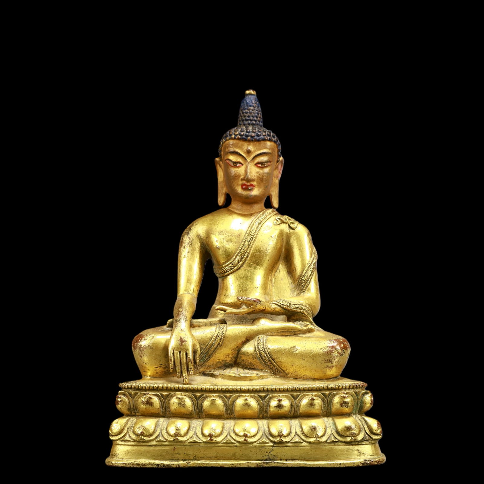 A Exquisite Gilt Bronze Statue of Sakyamuni: A Exquisite Gilt Bronze Statue of Sakyamuni Qing Dynasty, China Size:11cmx6cmx17cm Weight:550g (The Dimensions Of All Batches Are Manually Measured.If You Need More Detailed Information, Please