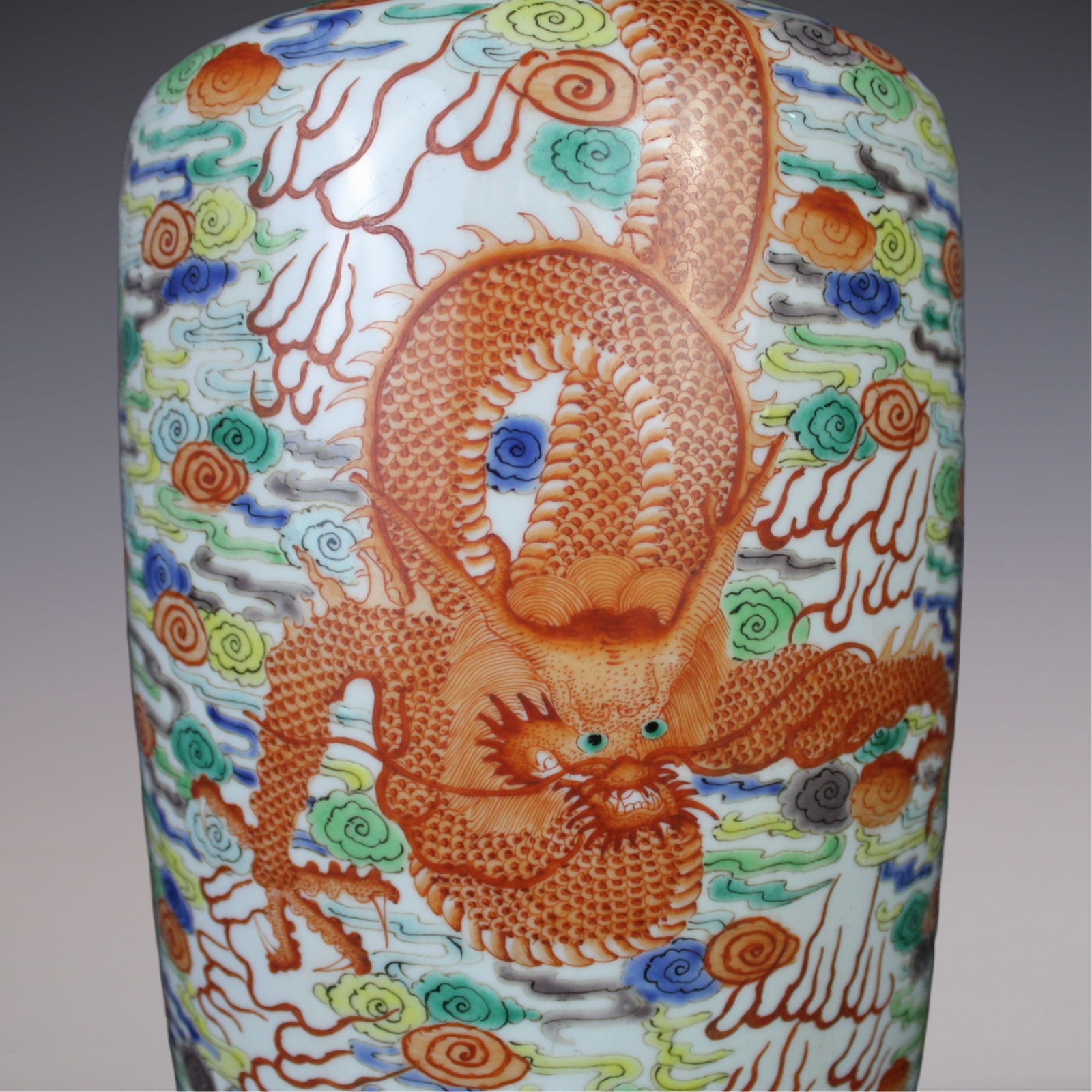 An Exquisite Wucai Dragon Pattern Seawater Pattern Vase - 4