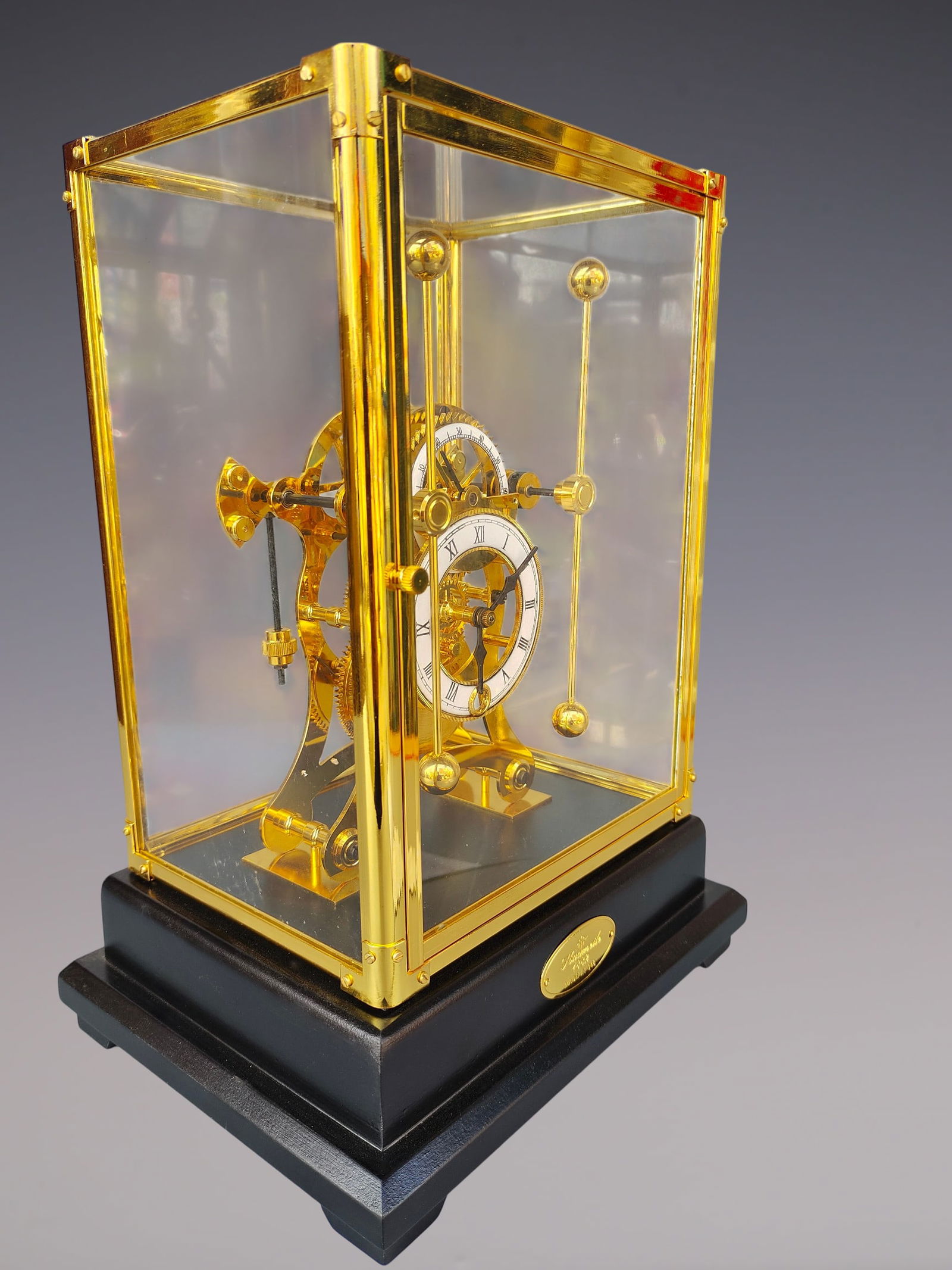 An Exquisite Gilt Bronze Clock - 2