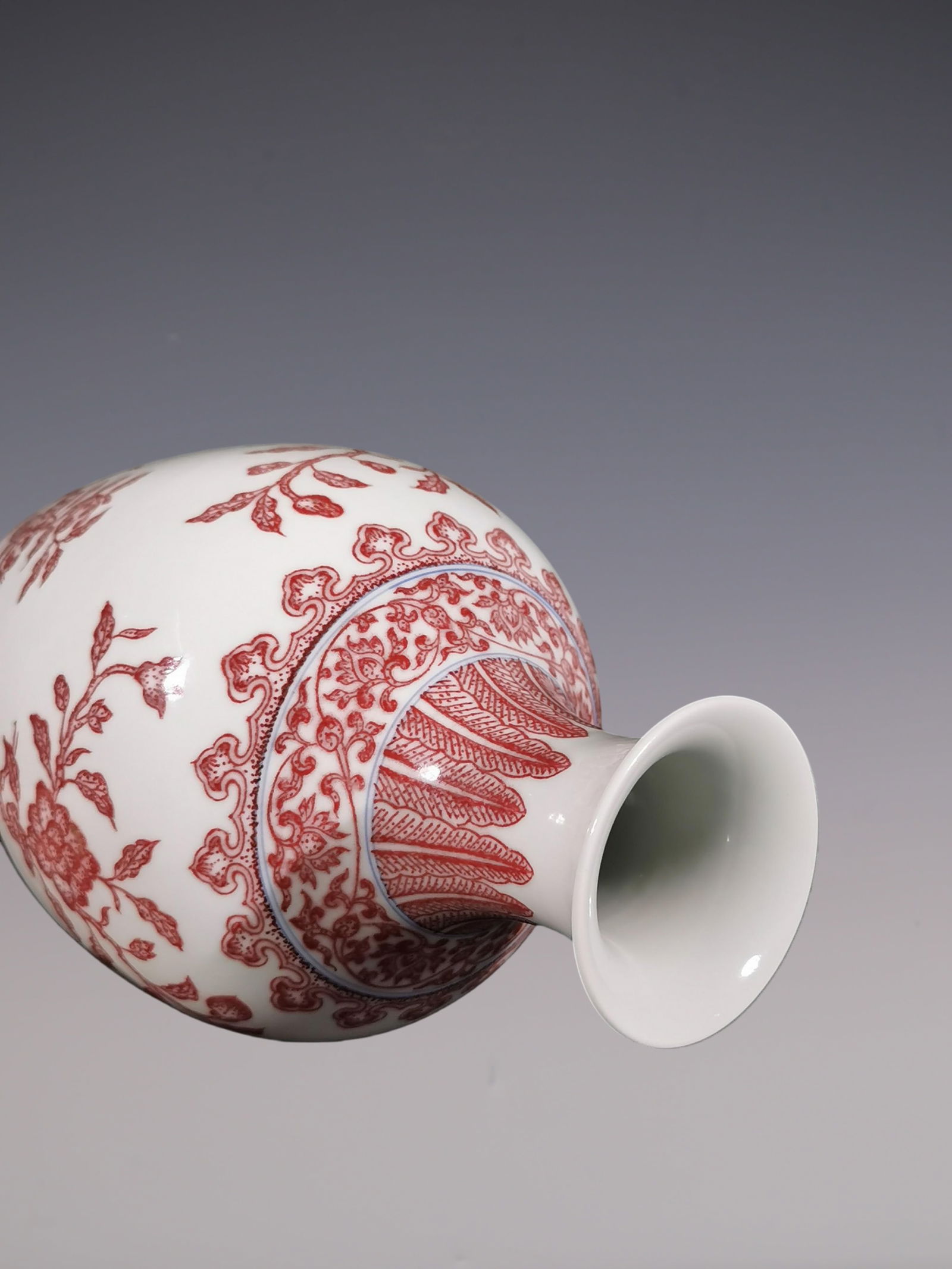An Exquisite Underglaze-Red Flower and Fruit Pattern Vase - 9