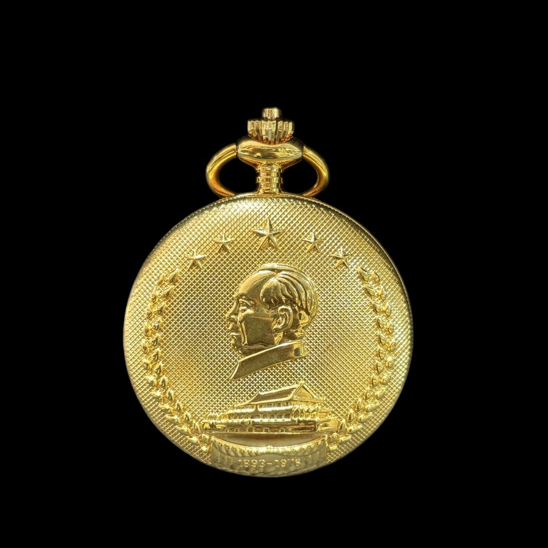 An Exquisite Gilt Bronze Figure Pattern Pocket watch: An Exquisite Gilt Bronze Figure Pattern Pocket watch Modern Time of China Size:5cm (The Dimensions Of All Batches Are Manually Measured.If You Need More Detailed Information, Please Contact Our