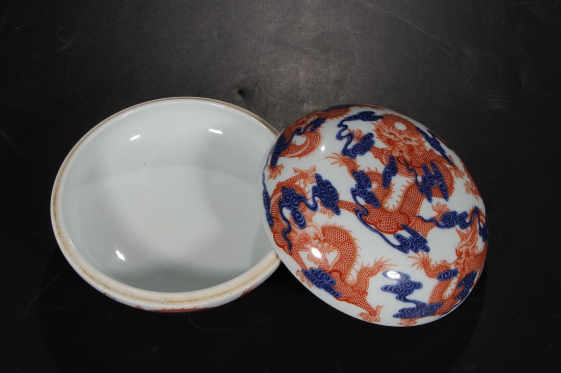 An Exquisite Blue and White Iron-Red Dragon Pattern Box - 3