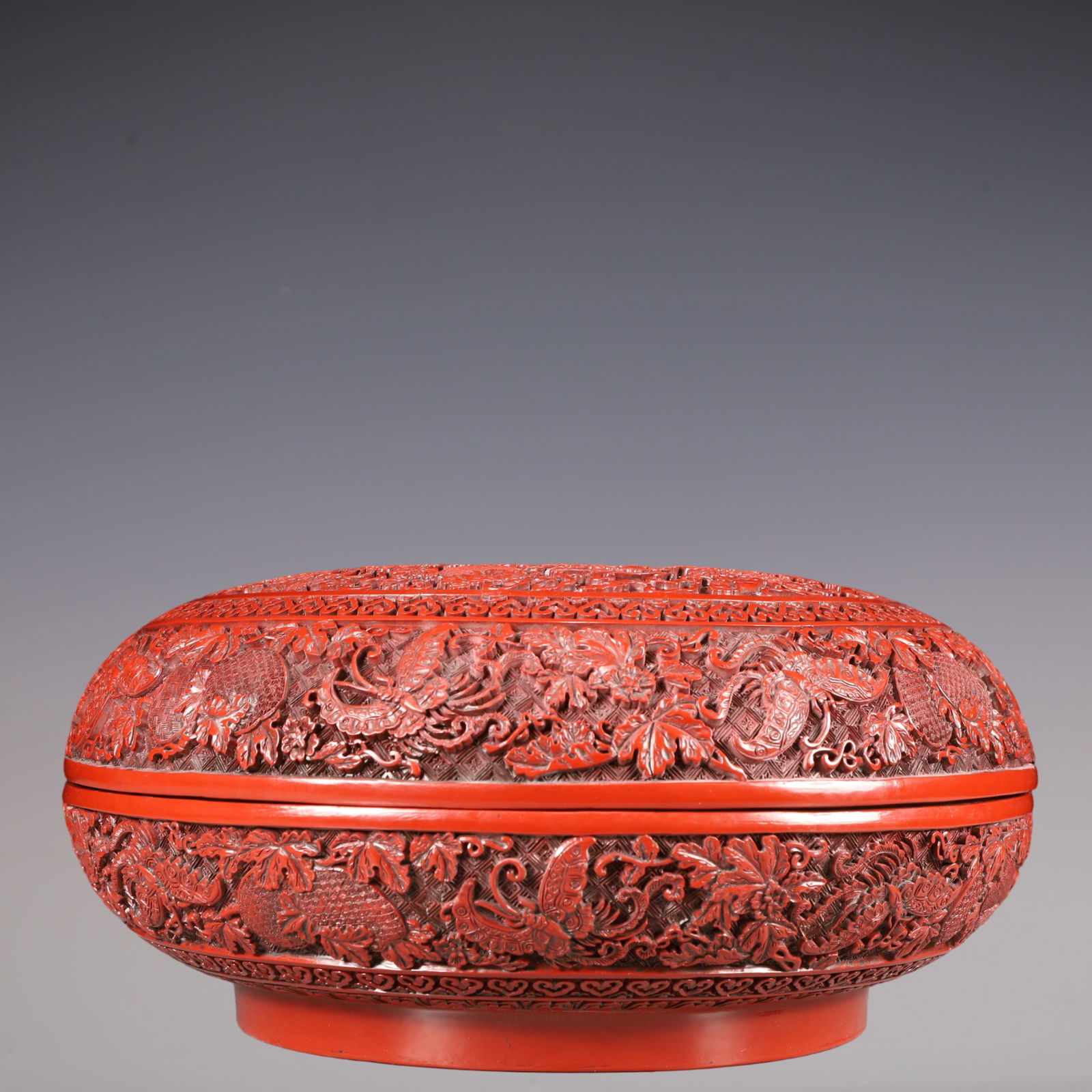 A Exquisite Carved Red Lacquer Flower and Butterfly Pattern Box - 2