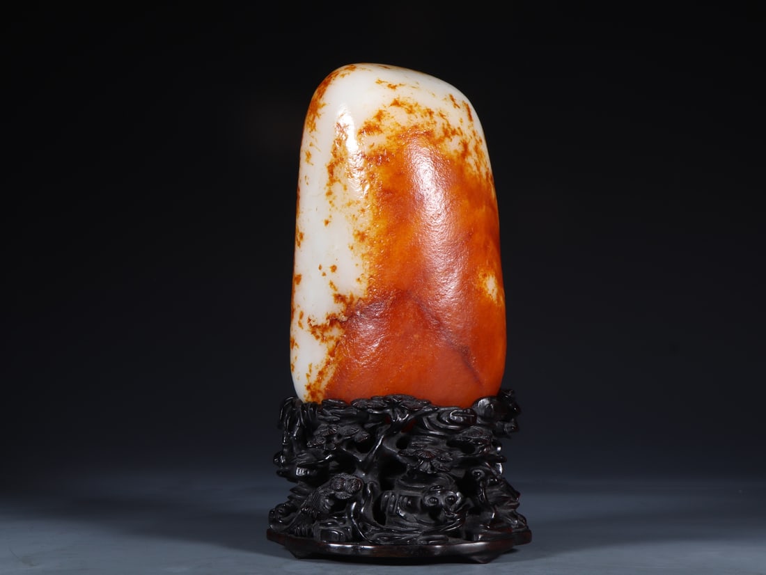 An Exquisite White Jade Ornament: An Exquisite White Jade Ornament Qing Dynasty, China Size:16.5cmx9.1cmx8.1cm Weight:2494g (The Dimensions Of All Batches Are Manually Measured.If You Need More Detailed Information, Please Contact