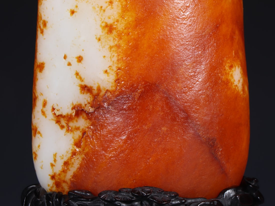 An Exquisite White Jade Ornament - 3