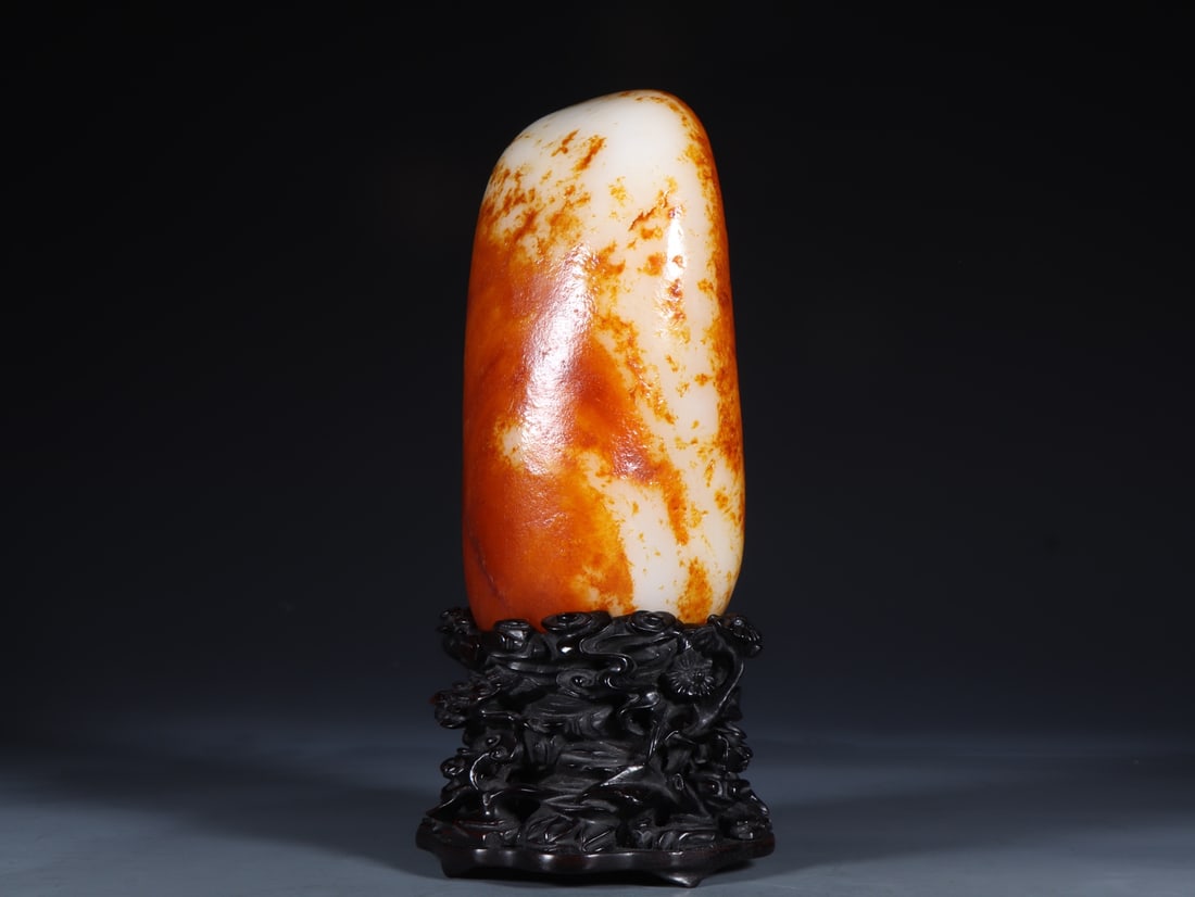 An Exquisite White Jade Ornament - 5