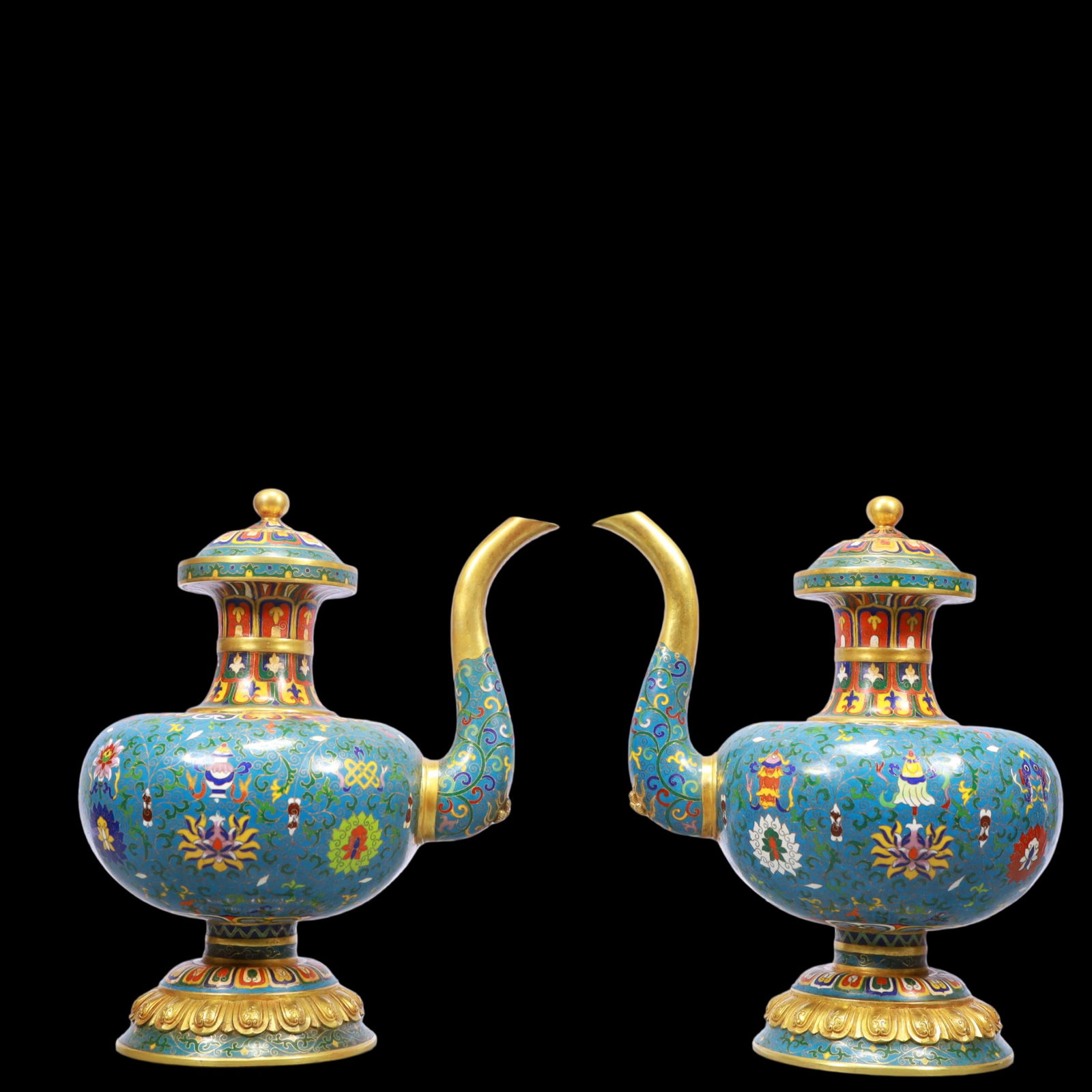 A Exquisite A pair of Cloisonne Lotus Pattern Eight Treasures Pattern Teapot: A Exquisite A pair of Cloisonne Lotus Pattern Eight Treasures Pattern Teapot Qing Dynasty, China Qianlong Six-character Mark Size:29cmx20cmx35cm Weight:13600g (The Dimensions Of All Batches Are