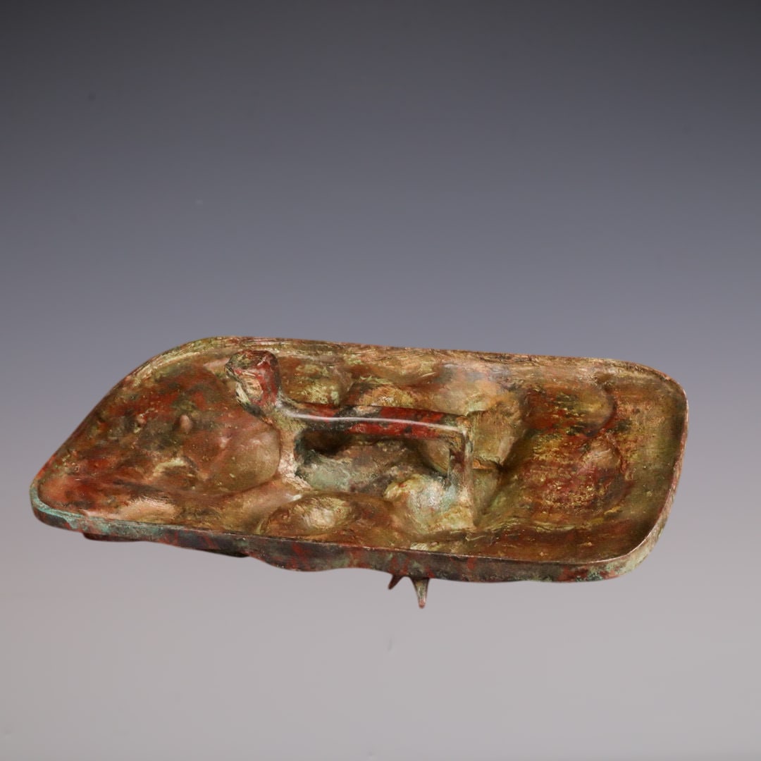 An Exquisite Bronze Beast-Face Pattern Ornament - 8