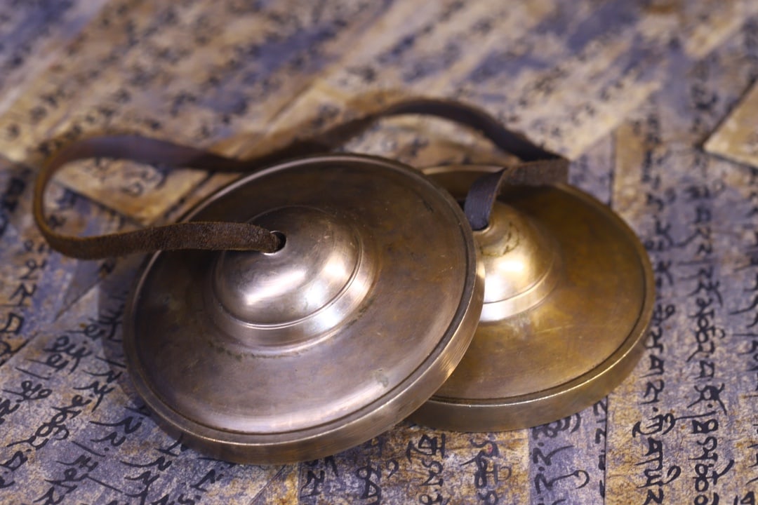 An Exquisite Bronze Ornament - 2