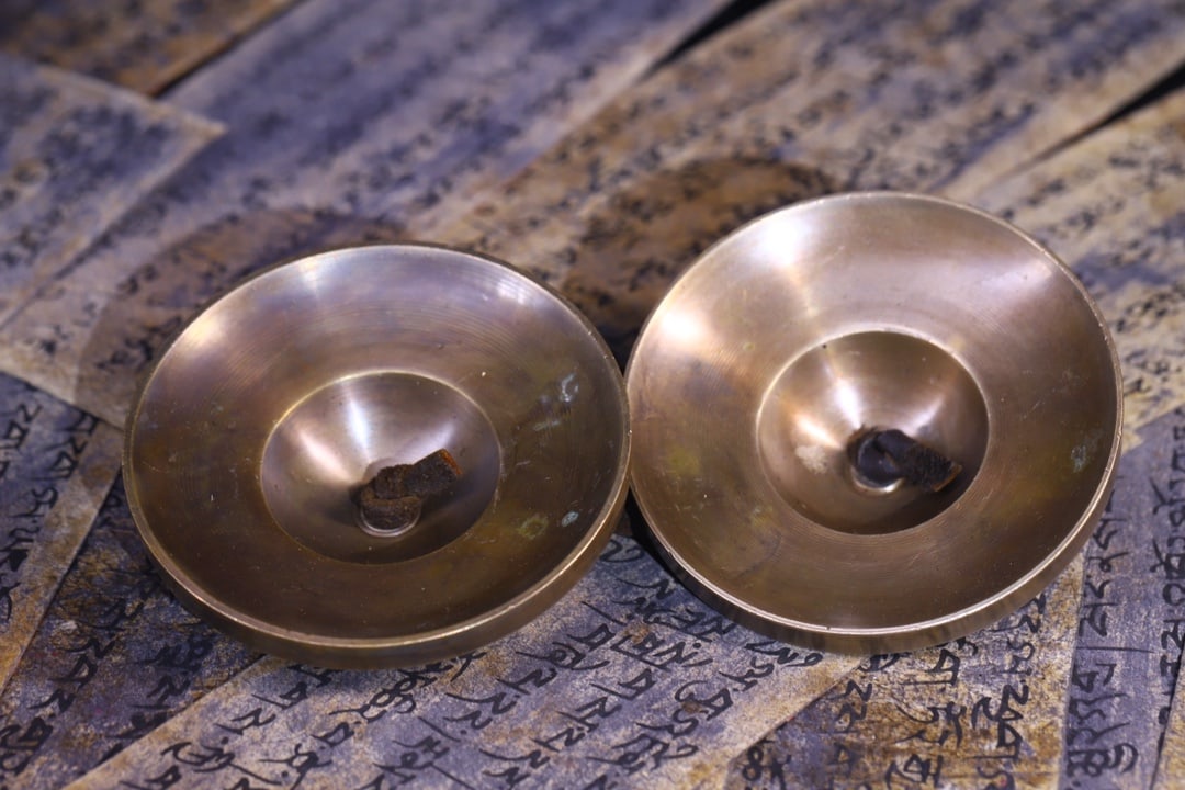 An Exquisite Bronze Ornament - 7