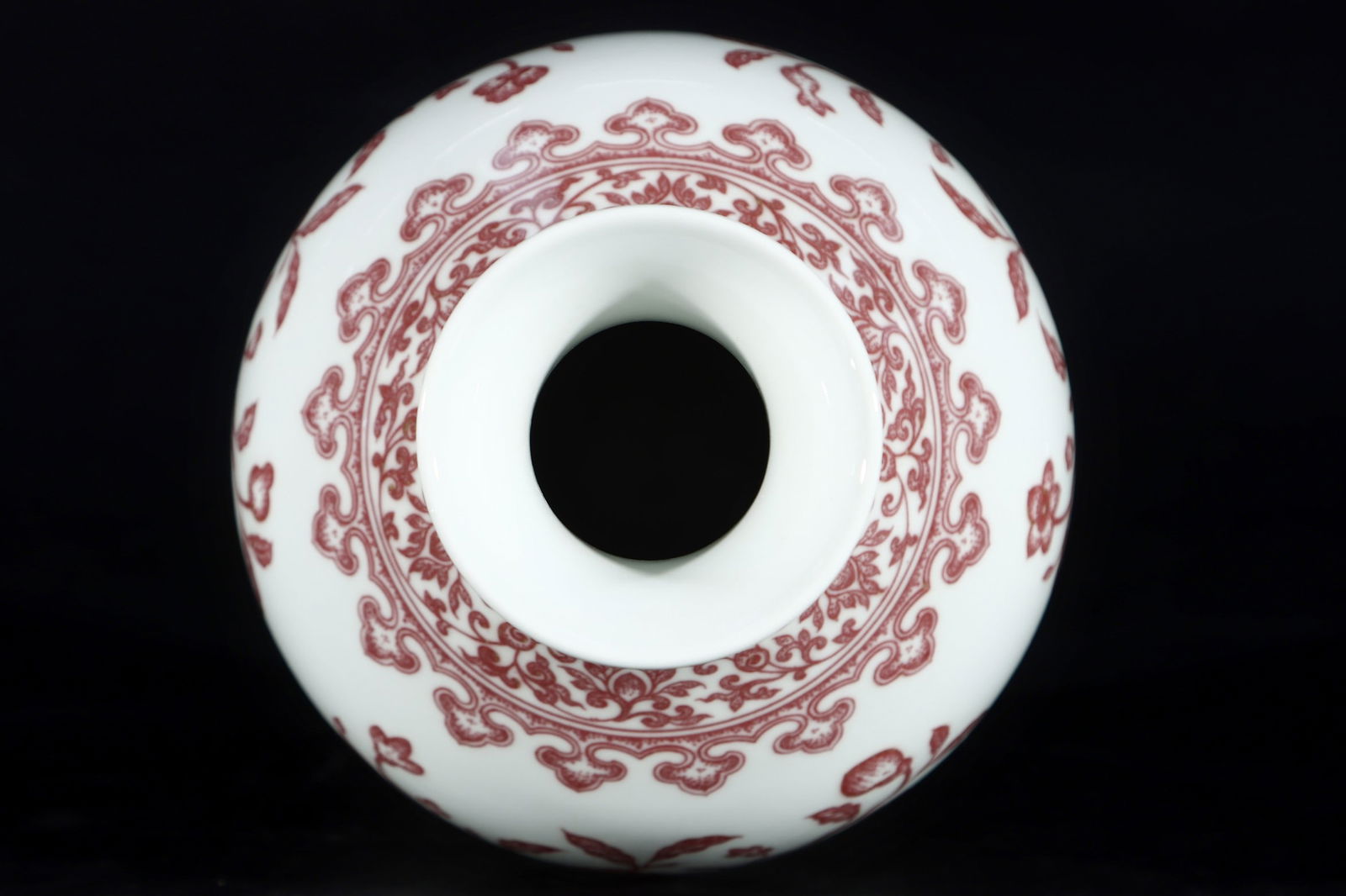 An Exquisite Underglaze-Red Lotus Pattern Flower and Fruit Pattern Vase - 6