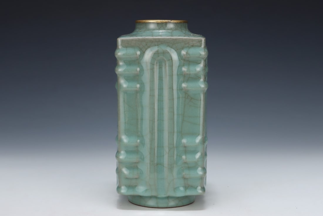 An Exquisite Guan yao Vase - 3