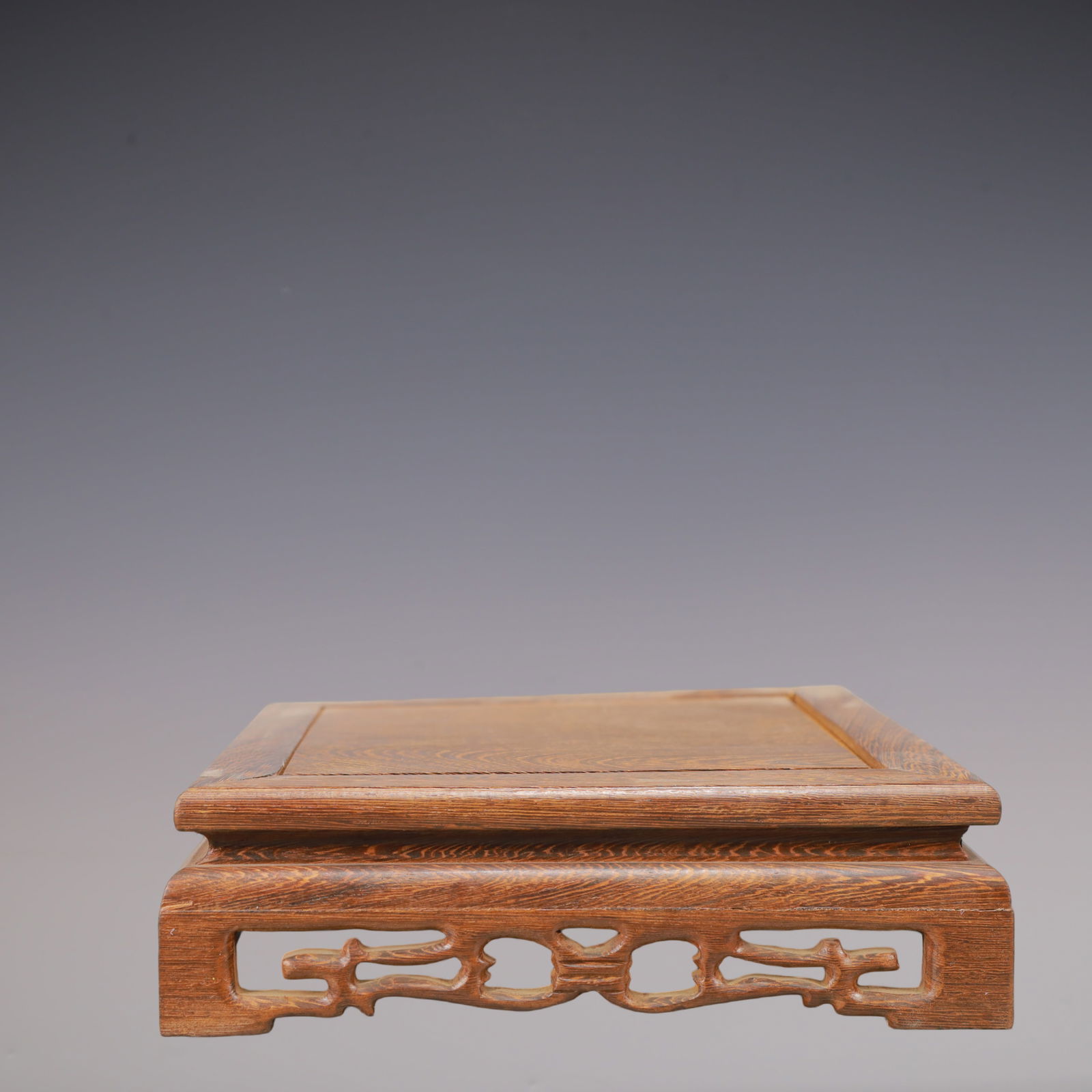A Exquisite Boxwood Desk: A Exquisite Boxwood Desk Qing Dynasty, China Size:18.4cmx18.4cmx5cm Weight:400g (The Dimensions Of All Batches Are Manually Measured.If You Need More Detailed Information, Please Contact Our Customer