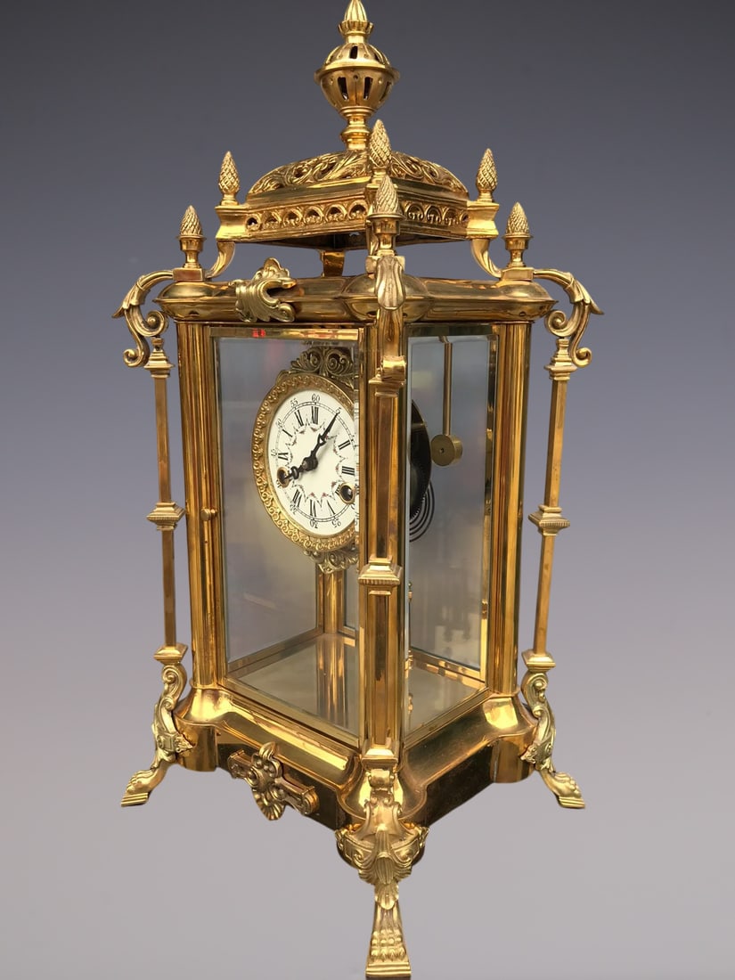 An Exquisite Gilt Bronze Clock - 2
