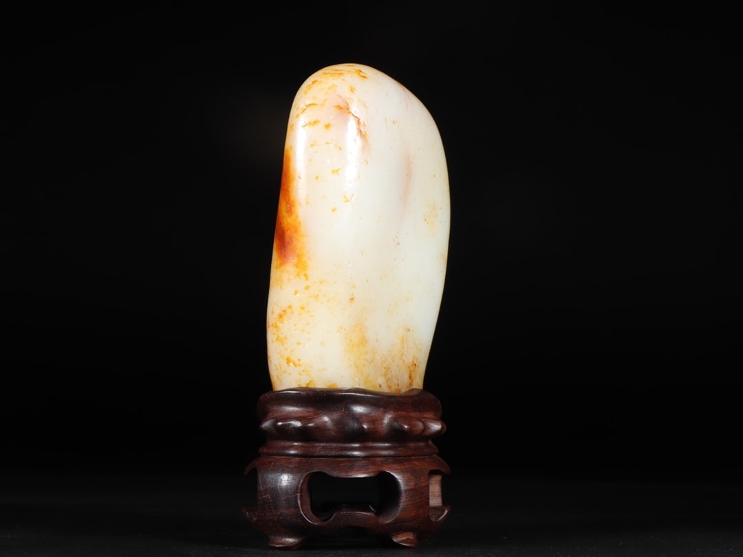 An Exquisite White Jade Ornament - 2