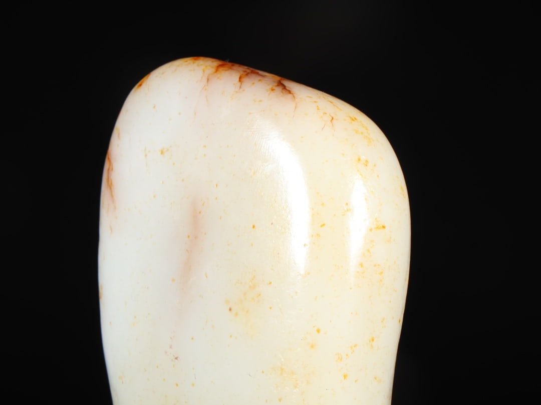 An Exquisite White Jade Ornament - 4