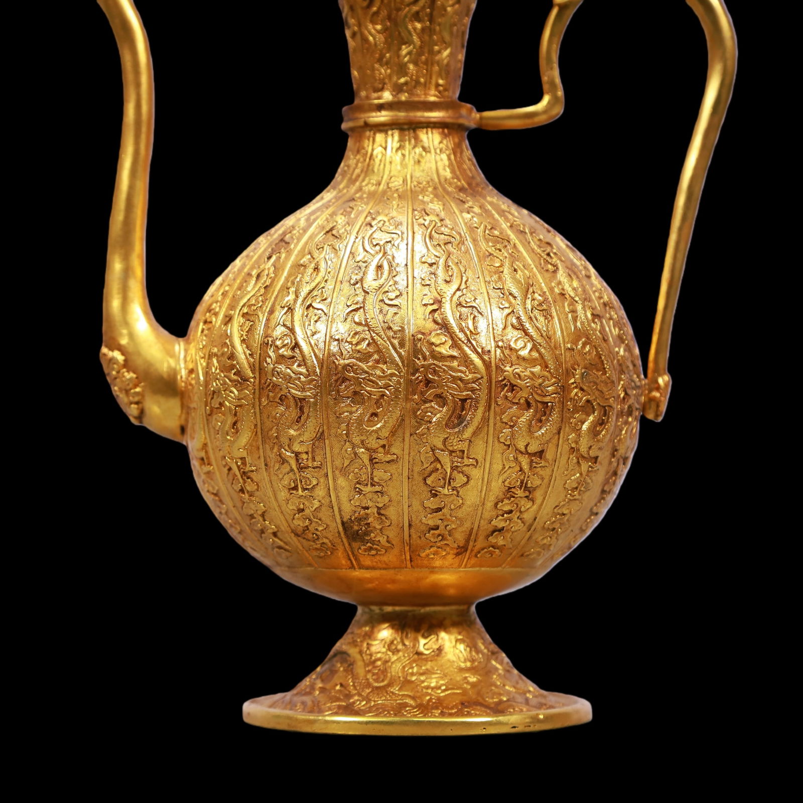 A Exquisite Gilt Bronze Dragon Pattern Ewer - 3