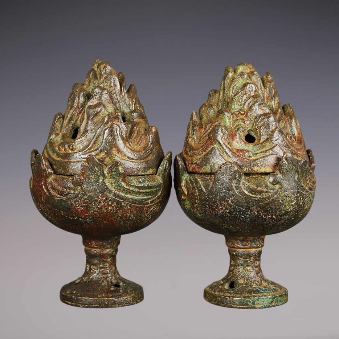A Pair of Exquisite Bronze Censer: A Pair of Exquisite Bronze Censer Han Dynasty, China Size:12cmx19cm Weight:2800g (The Dimensions Of All Batches Are Manually Measured.If You Need More Detailed Information, Please Contact Our