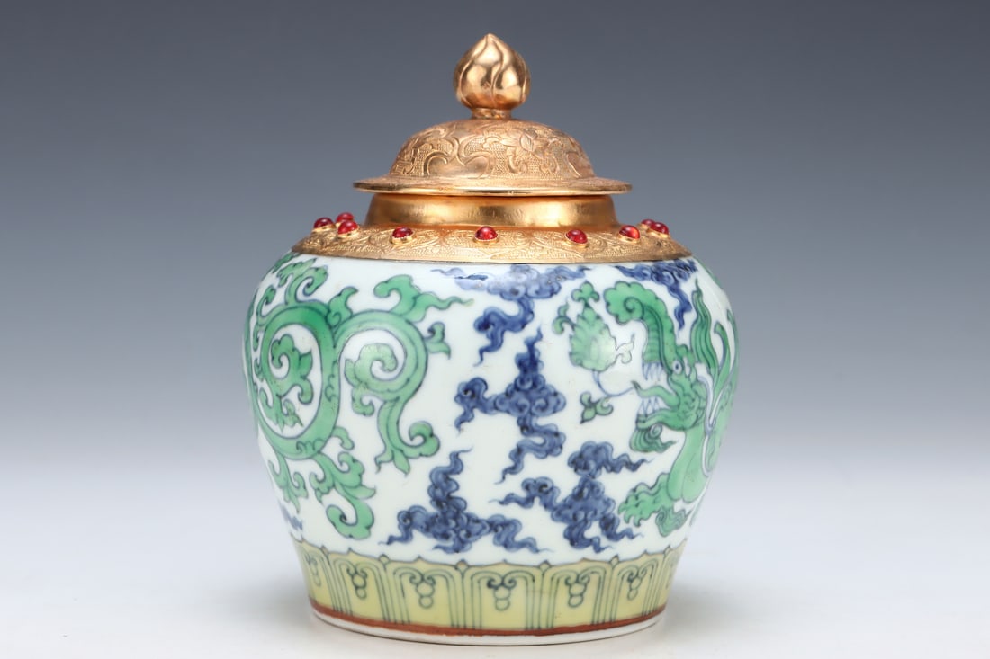 An Exquisite Doucai Cover with Gold Dragon Pattern Jar - 3