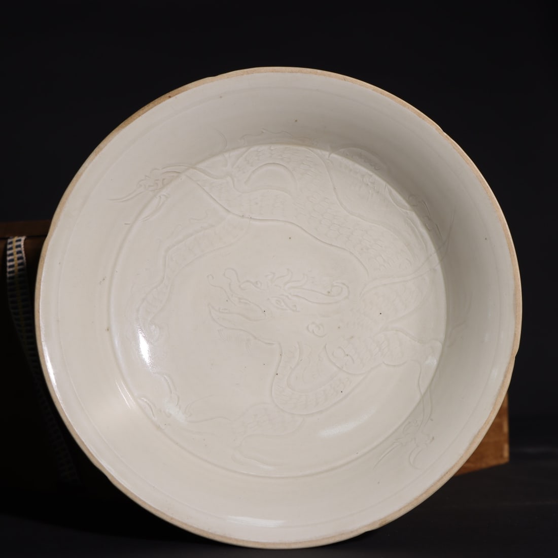An Exquisite Ding yao Dragon Pattern Plate - 2