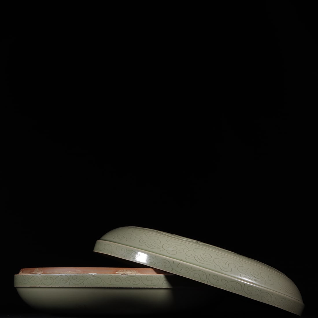 An Exquisite Yue yao Celadon Phoenix Pattern Box - 2