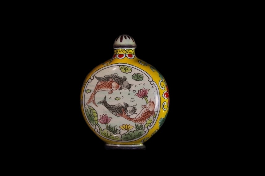 An Exquisite Cloisonne Fish and Lotus Pattern Snuff Bottle - 4