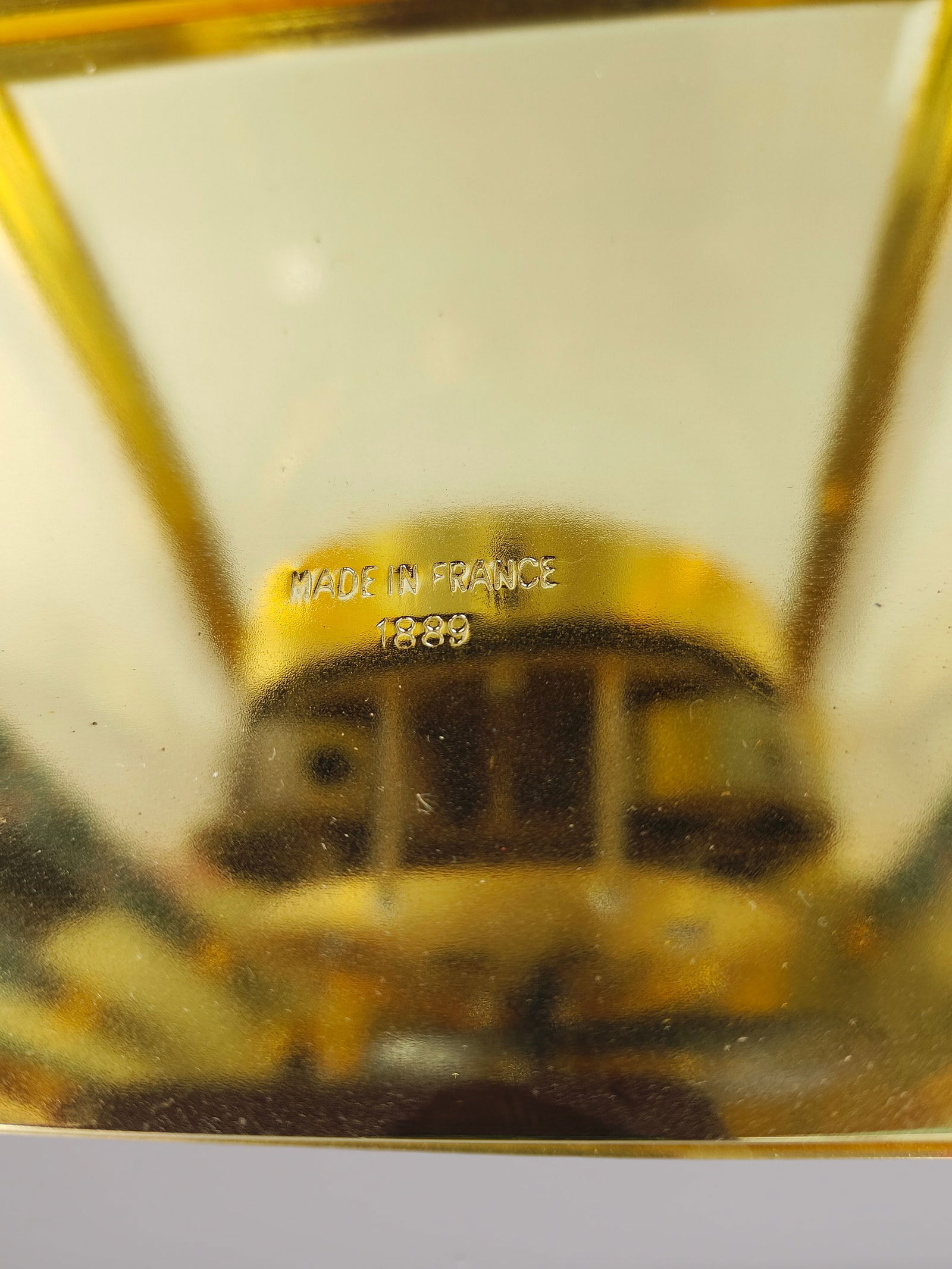 An Exquisite Gilt Bronze Lotus Pattern Landscape Pattern Clock - 9