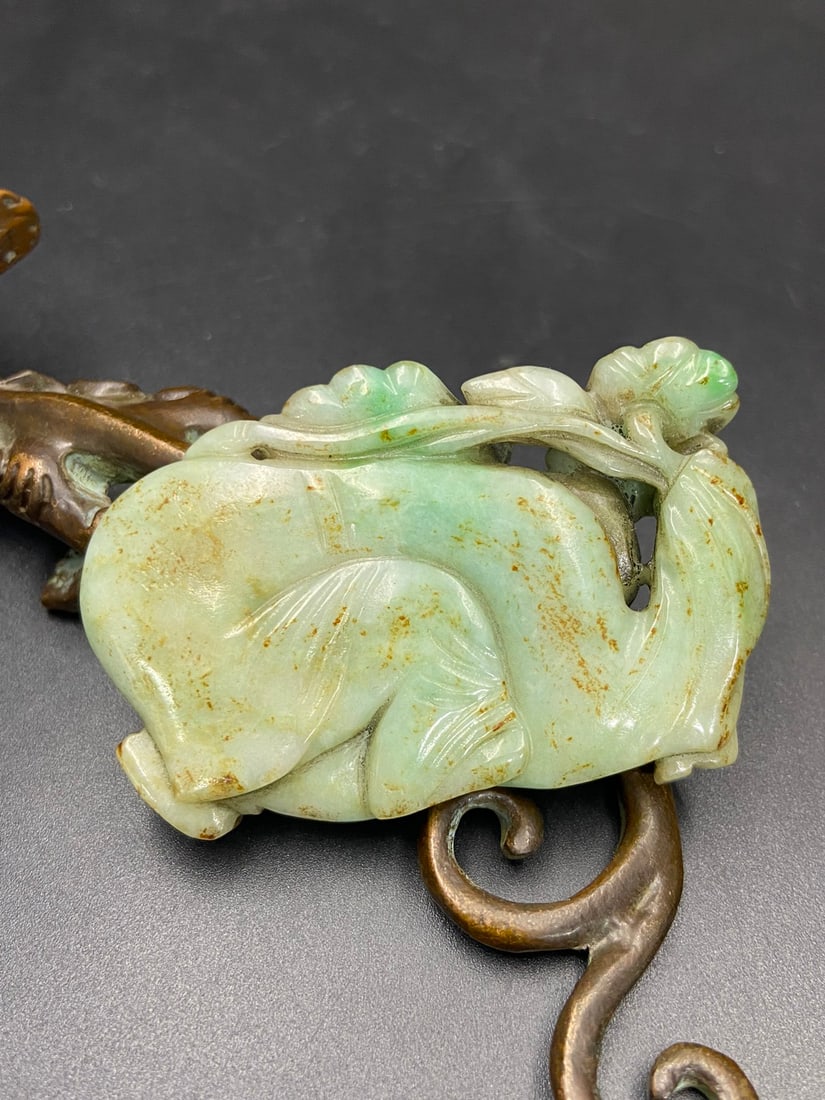 An Exquisite Jadeite Figure Pendant - 3