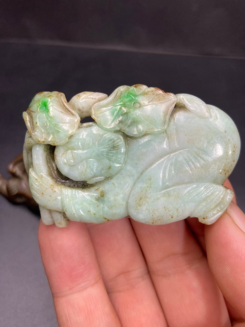 An Exquisite Jadeite Figure Pendant - 5
