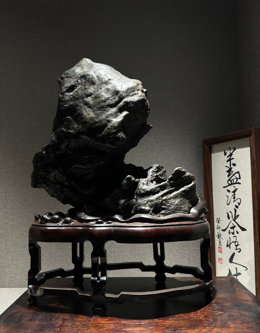 An Exquisite Lingbi Stone Rockery Ornament: An Exquisite Lingbi Stone Rockery Ornament Qing Dynasty, China Size:38cmx36cmx23cm (The Dimensions Of All Batches Are Manually Measured.If You Need More Detailed Information, Please Contact Our