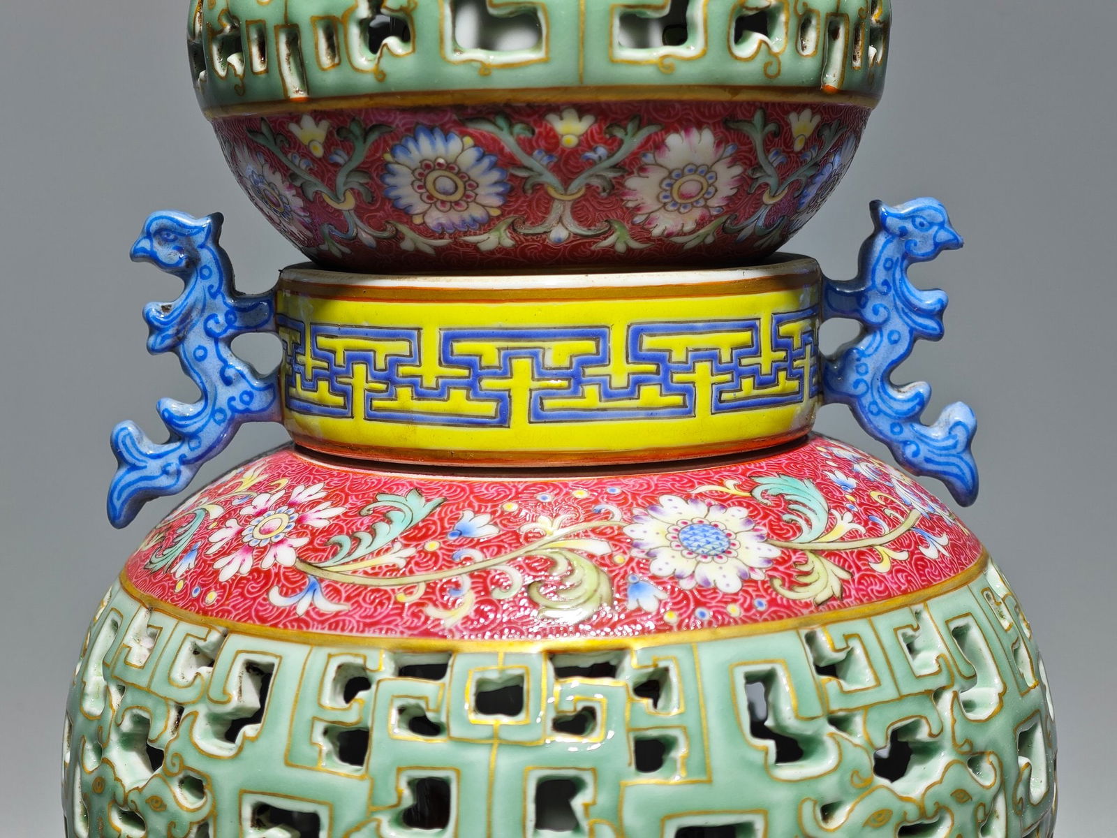 An Exquisite Enamel Ruby Red-Glazed Painted Gold Lotus Pattern Dragon Pattern Double-Ears Vase - 6