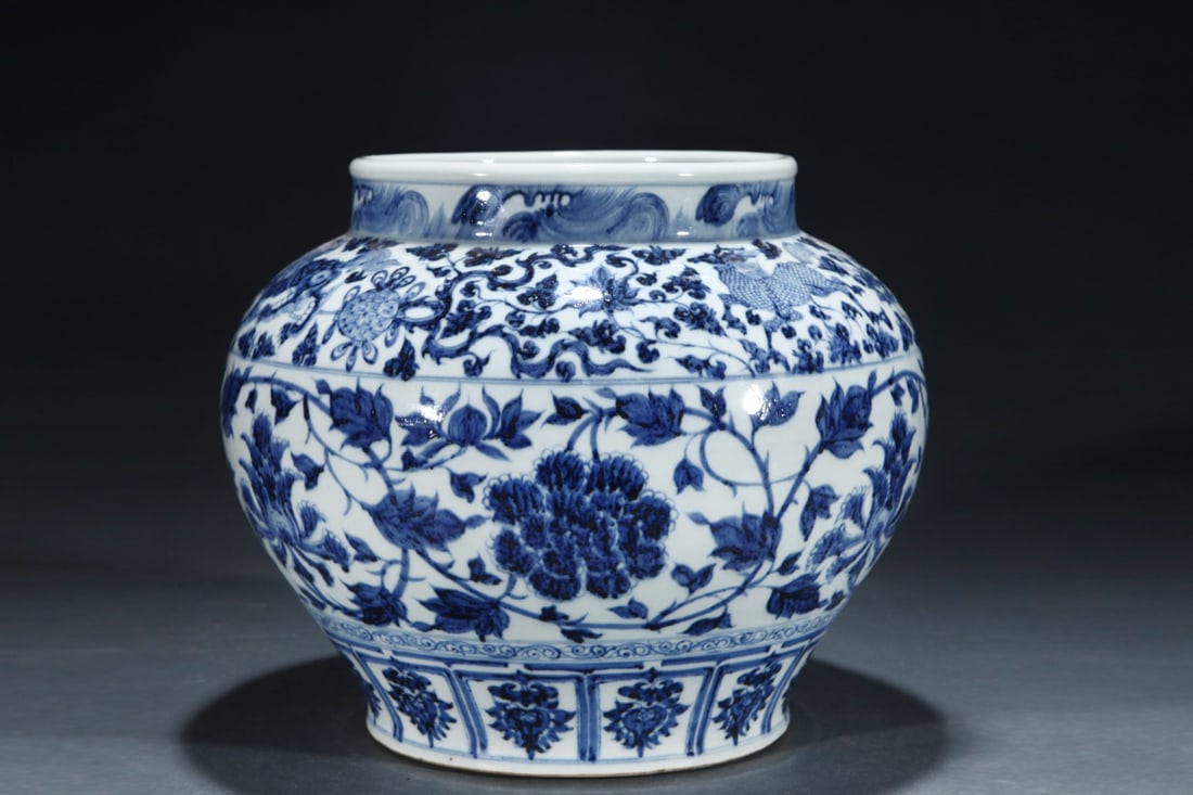 An Exquisite Blue and White Lotus Pattern Auspicious Beast Pattern Jar - 3