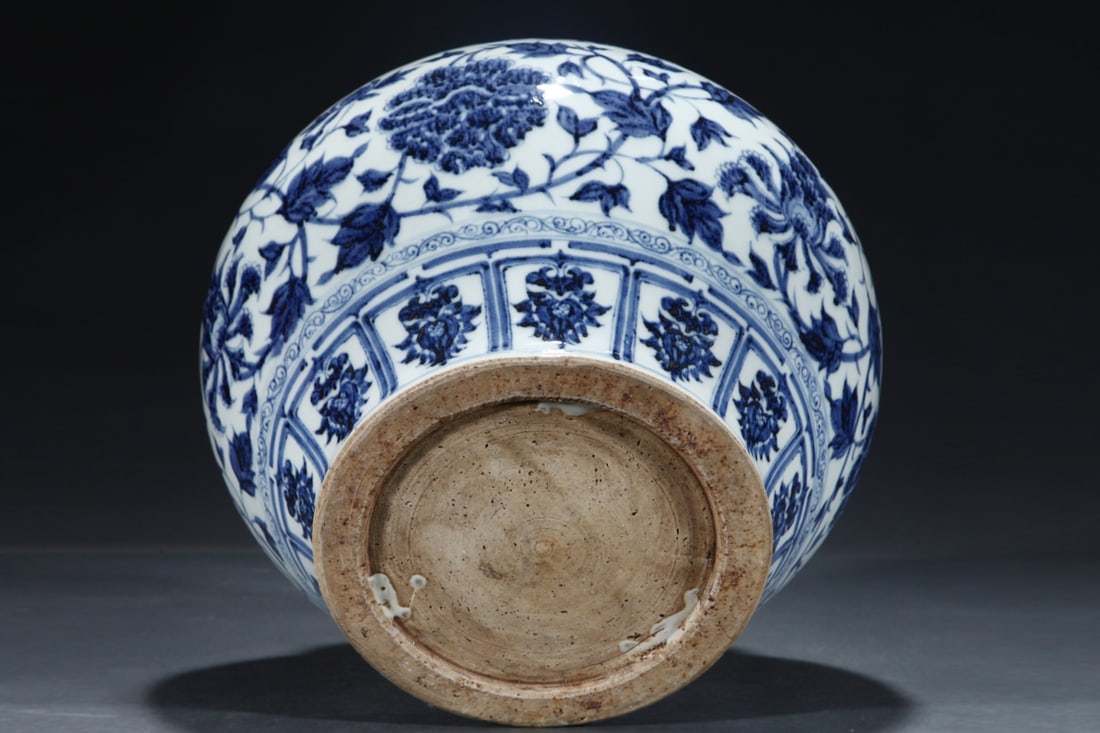 An Exquisite Blue and White Lotus Pattern Auspicious Beast Pattern Jar - 5