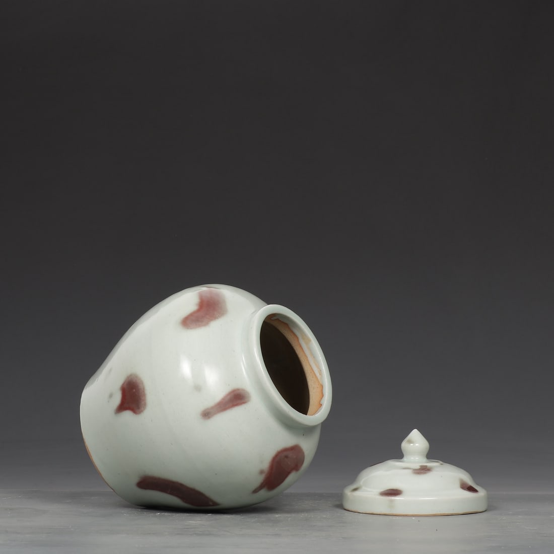 An Exquisite Underglaze-Red Jar - 7