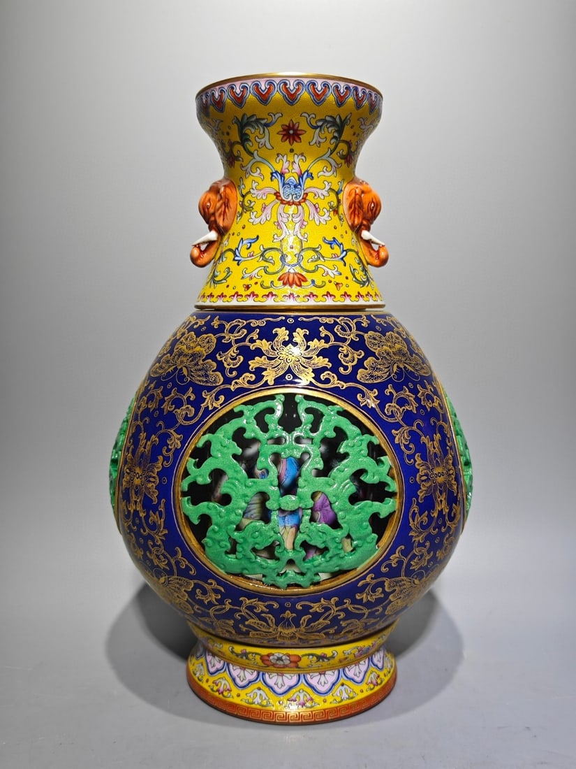 An Exquisite Enamel Painted Gold Lotus Pattern Character and Story Pattern Double-Ears Vase: An Exquisite Enamel Painted Gold Lotus Pattern Character and Story Pattern Double-Ears Vase Qing Dynasty, China Qianlong Four-character Mark Size:34cmx21.5cm (The Dimensions Of All Batches Are