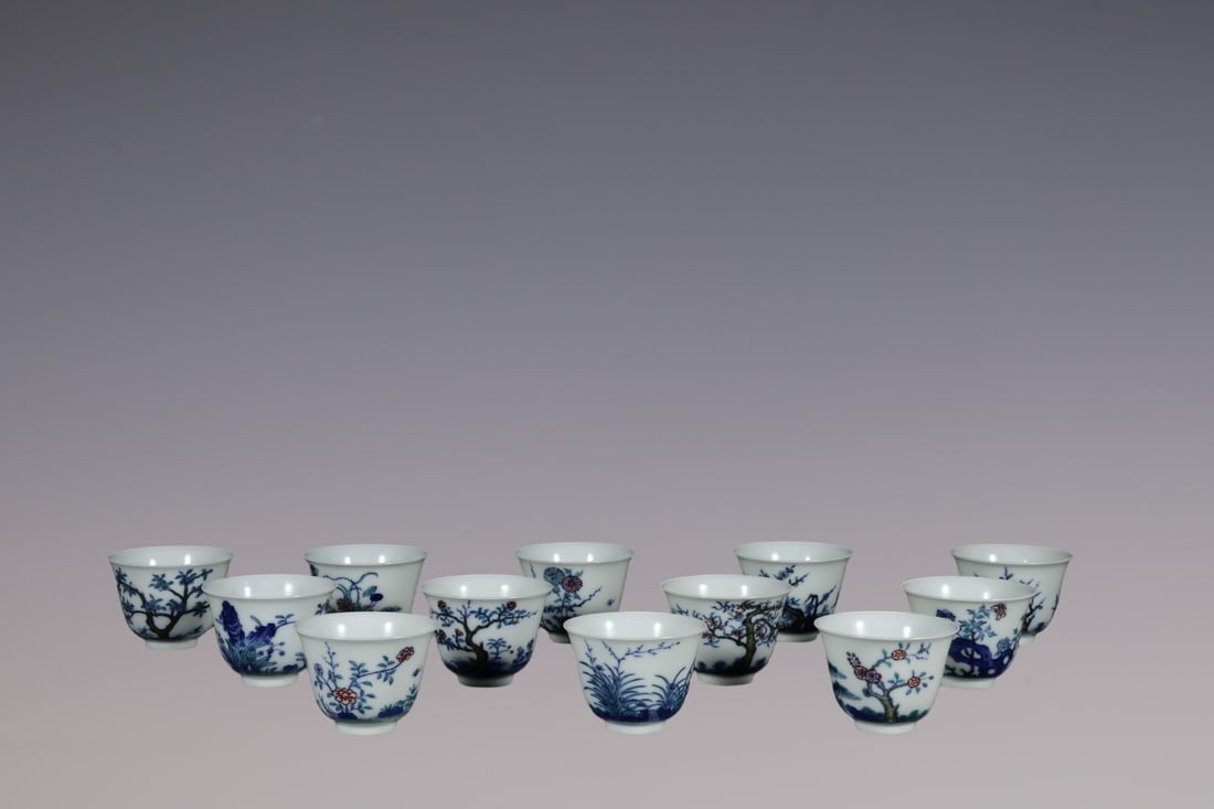 A Set of Fine Blue and White Doucai Flower Pattern with poem Cup: A Set of Fine Blue and White Doucai Flower Pattern with poem Cup Qing Dynasty, China Kangxi Six-character Mark Size:4.9cmx7.7cm (The Dimensions Of All Batches Are Manually Measured.If You Need More