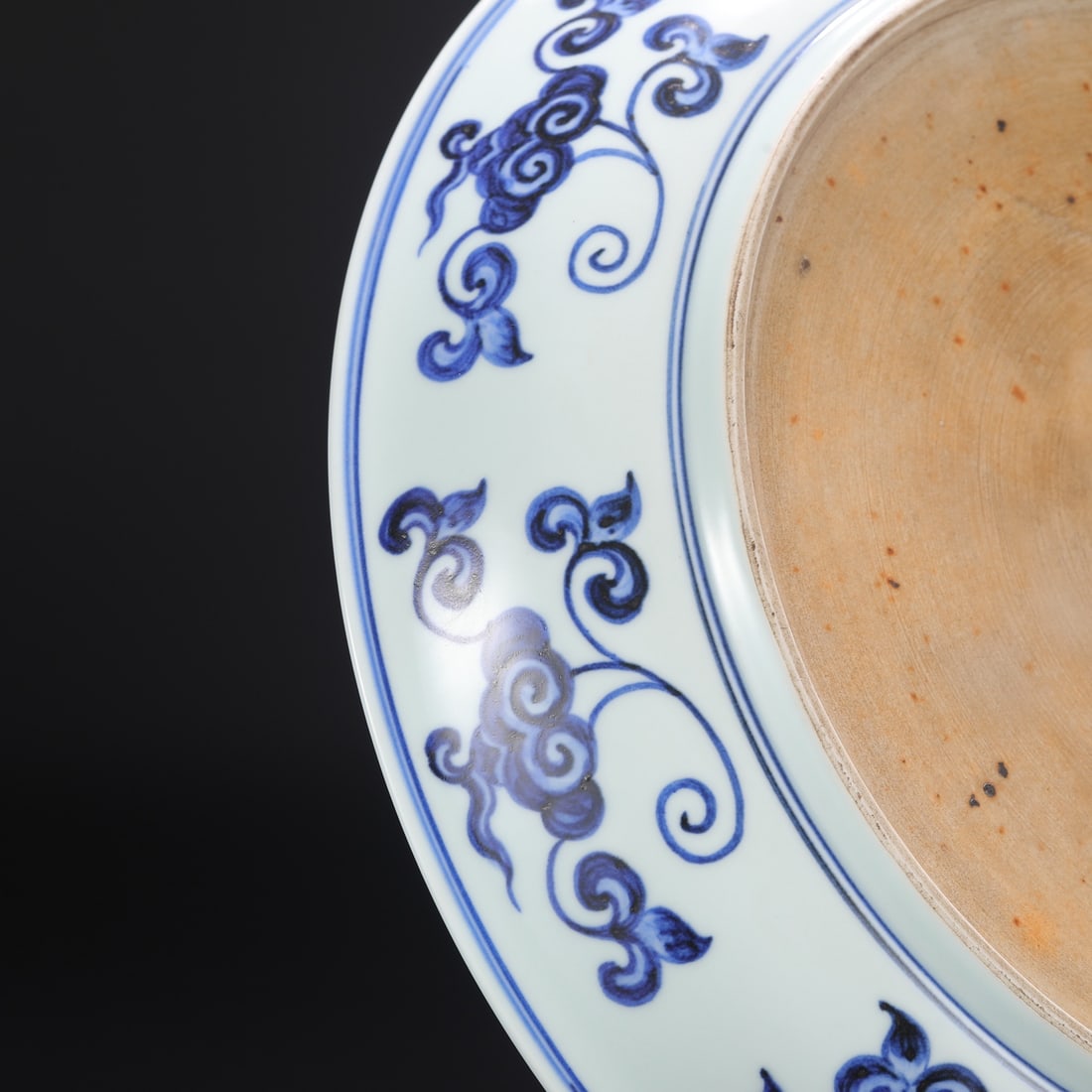 An Exquisite Blue and White Dragon Pattern Plate - 8