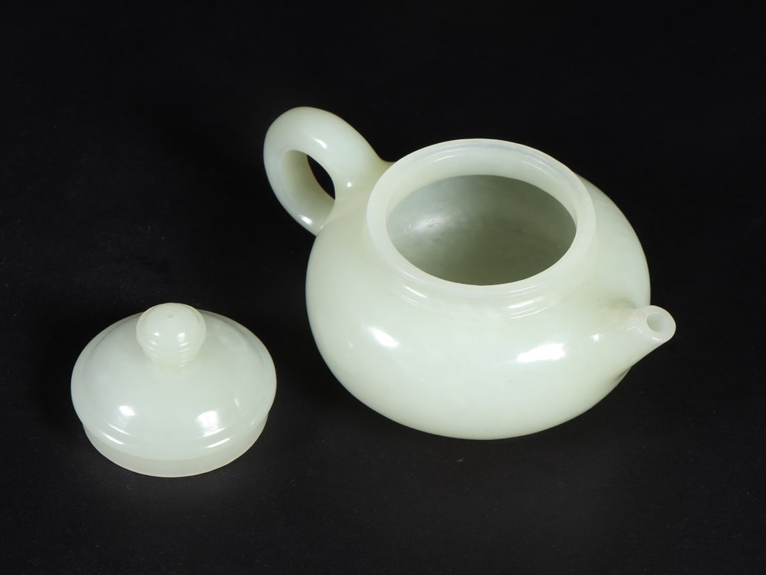 An Exquisite White Jade Teapot - 6