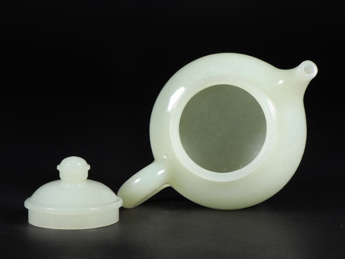 An Exquisite White Jade Teapot - 8