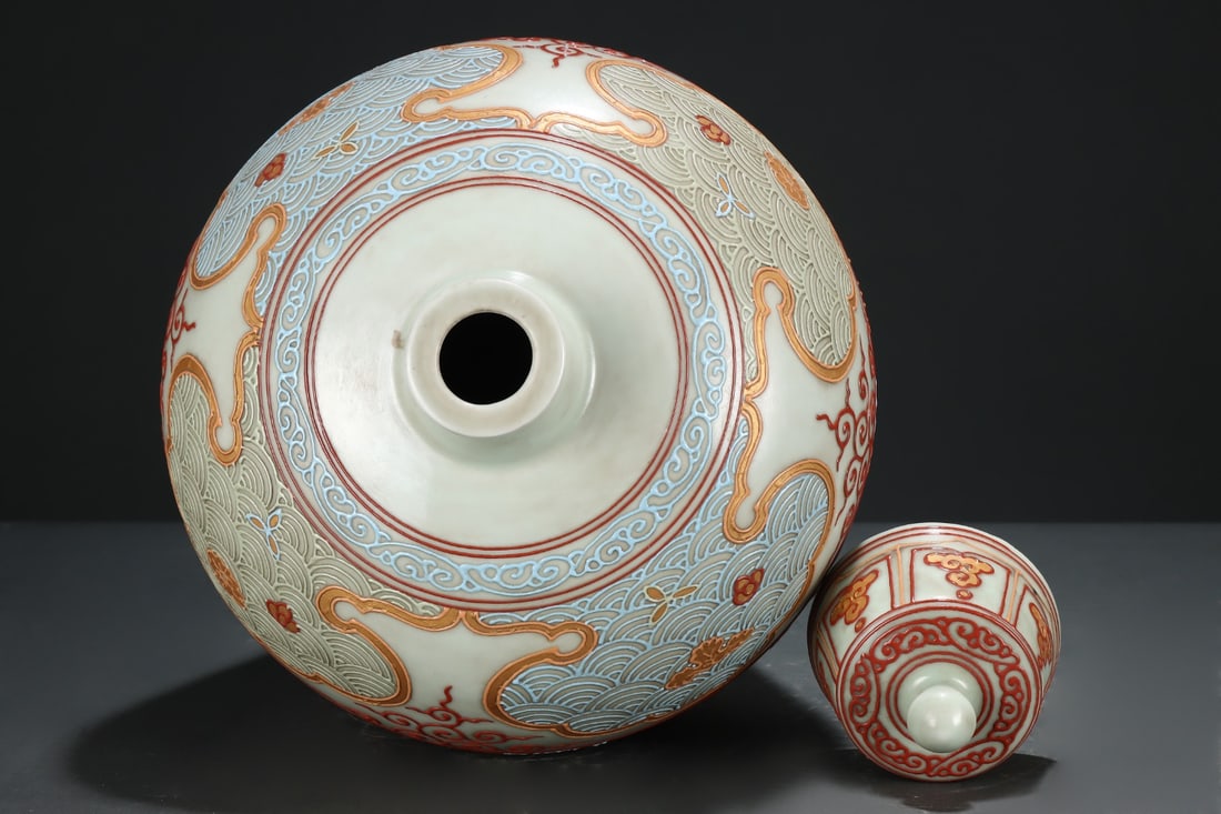 An Exquisite Famille-Rose Seawater Pattern Dragon Pattern Vase - 4