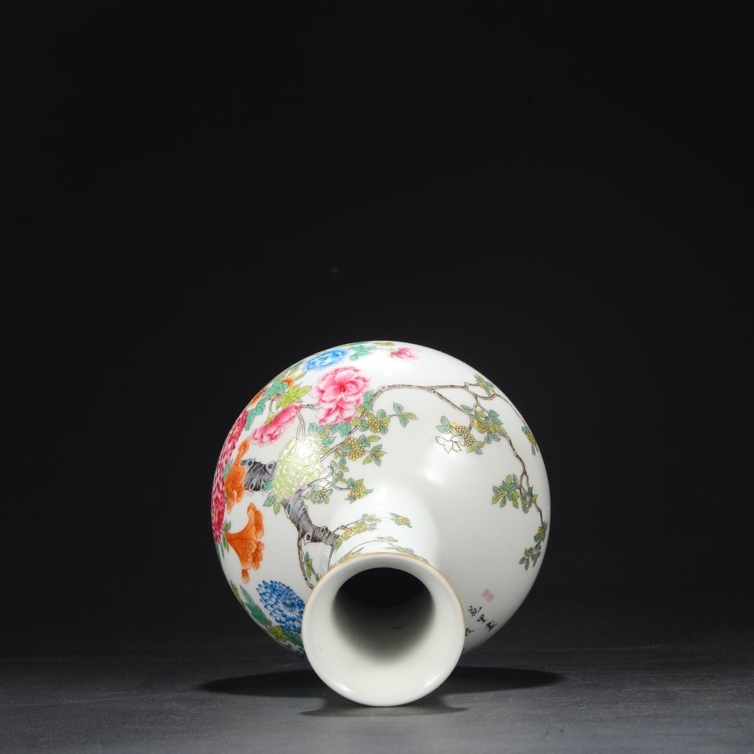 An Exquisite Enamel Flower Pattern with poem Vase - 5
