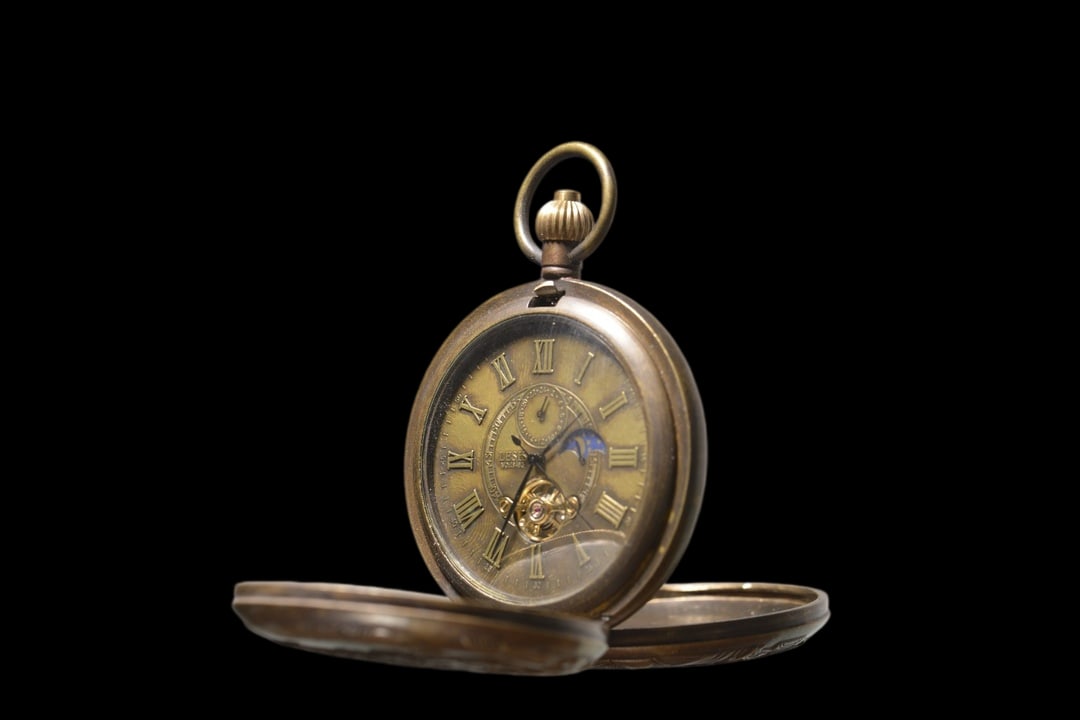 An Exquisite Bronze Pocket watch - 9