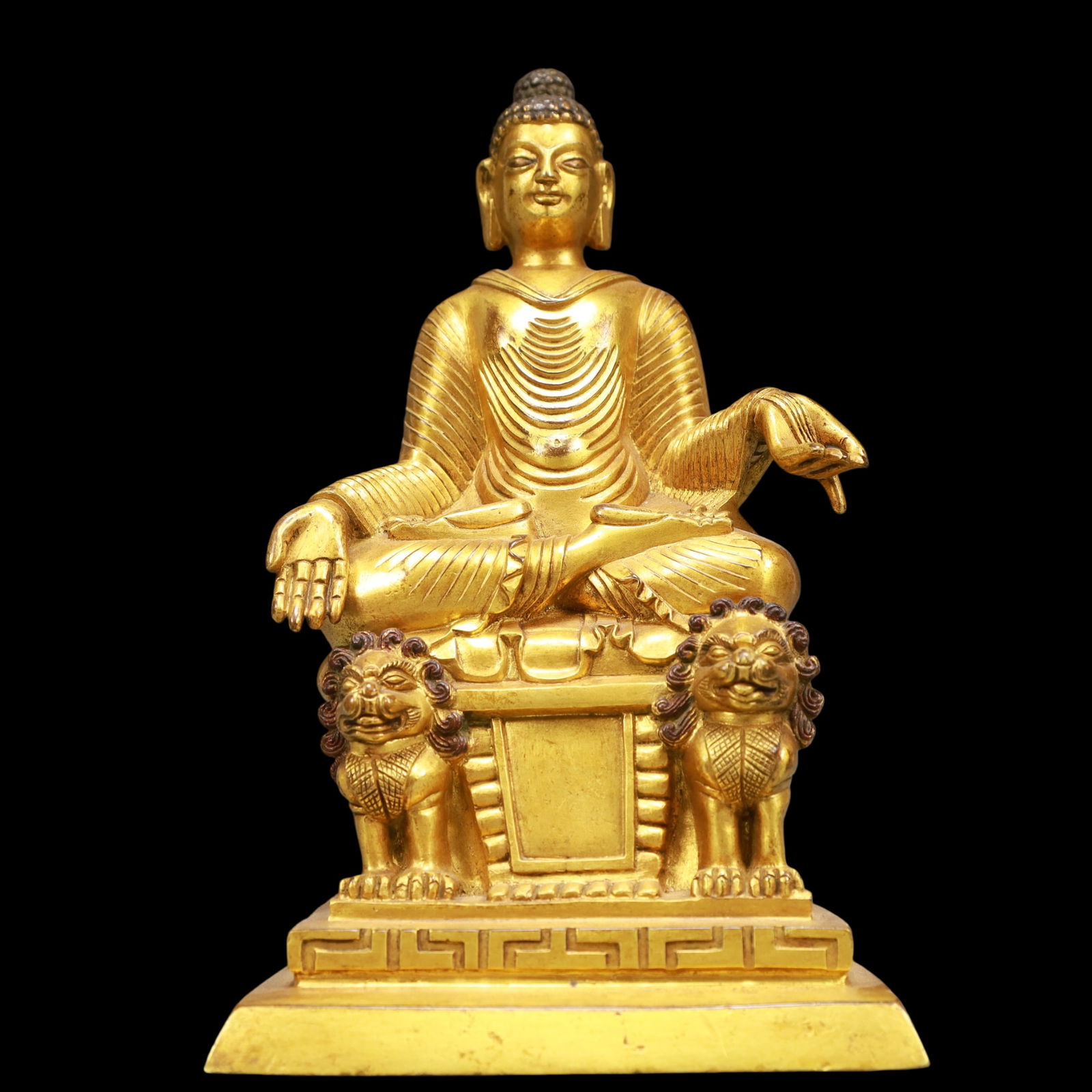 A Exquisite Gilt Bronze Statue of Sakyamuni: A Exquisite Gilt Bronze Statue of Sakyamuni Ming Dynasty, China Size:12.5cmx8.5cmx21cm Weight:2350g (The Dimensions Of All Batches Are Manually Measured.If You Need More Detailed Information,