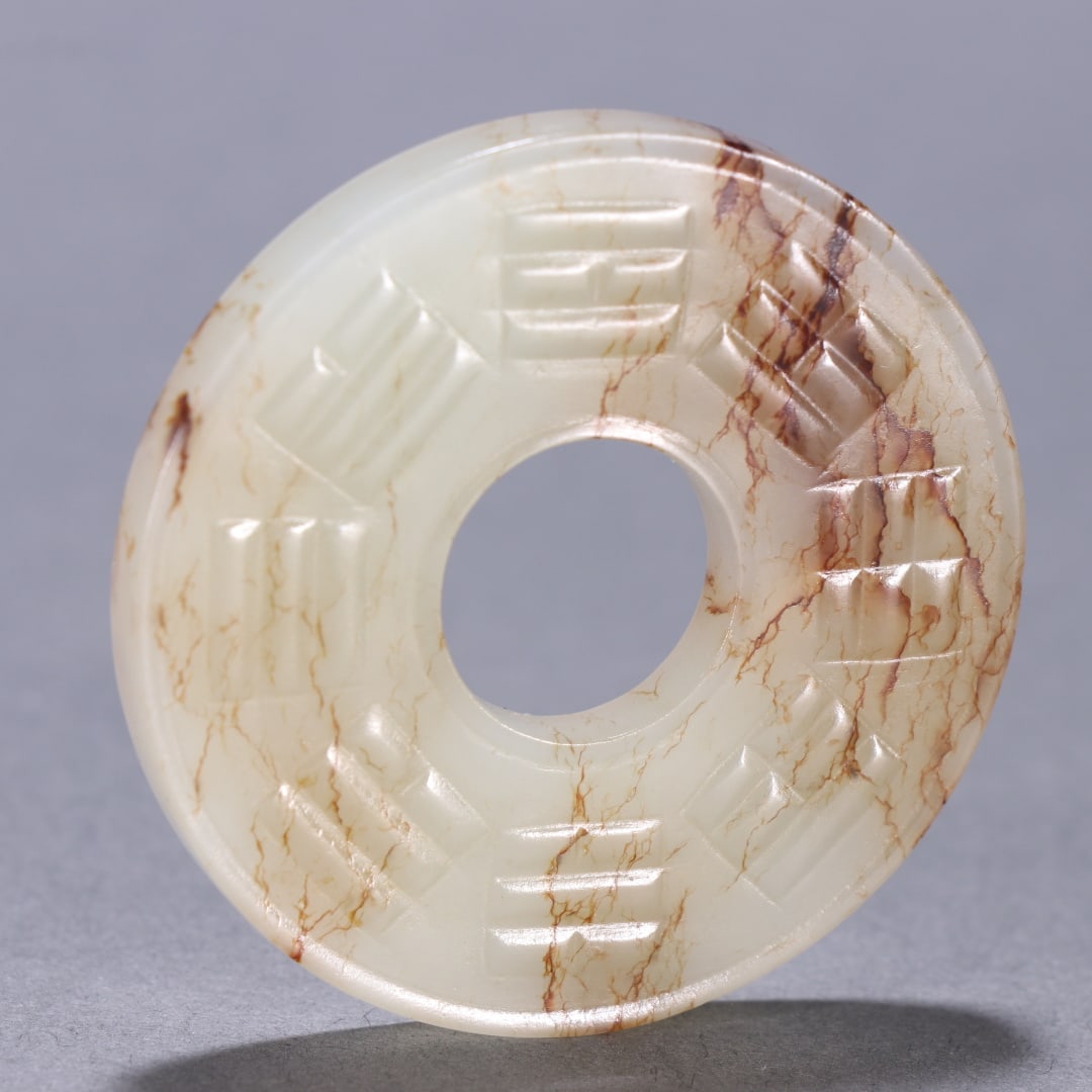 An Exquisite White Jade Ornament - 6