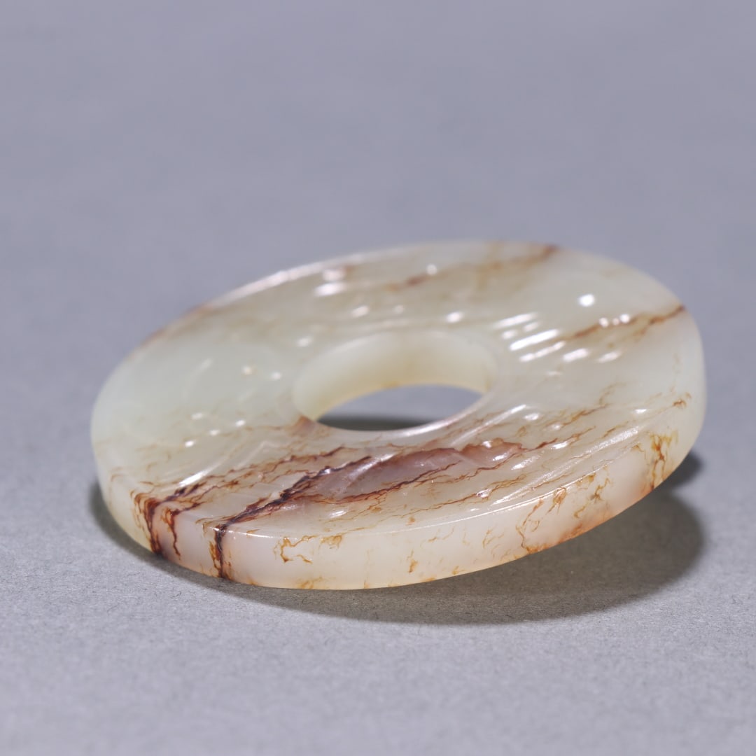 An Exquisite White Jade Ornament - 8