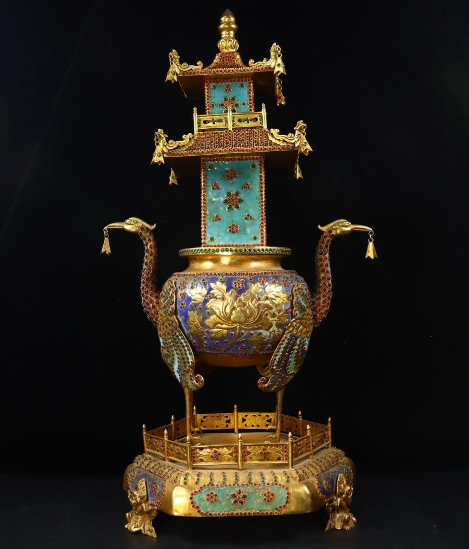 An Exquisite Gilt Bronze Inlaid Gems Flower Pattern Double-Ears Censer: An Exquisite Gilt Bronze Inlaid Gems Flower Pattern Double-Ears Censer Qing Dynasty, China Qianlong Four-character Mark Size:70.5cmx37cmx33cm Weight:8010g (The Dimensions Of All Batches Are